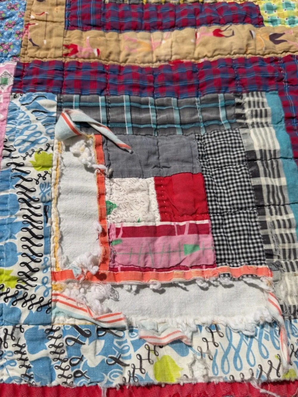 VTG Log Cabin Patchwork Quilt Fields & Furrows Scappy Gauzy 70x80 Flaws Cutter